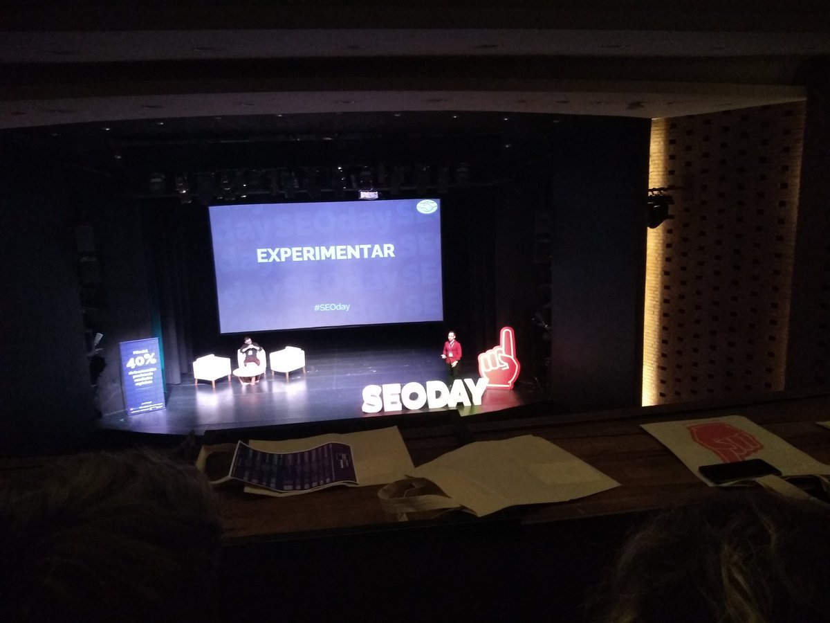 CostanzaMartin's tweet photo. Estamos en el #SEOday 2019 en Buenos Aires. Adrián de MercadoLibre en acción! https://t.co/EVmBeYoTc5