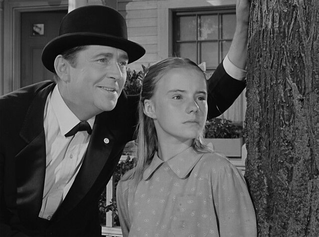 CinemasFringes's tweet photo. A Tree Grows in Brooklyn (1945) Blu Ray (Eureka!) review - Director Elia Kazan's Oscar-winning debut is a well-acted and bittersweet affair, albeit a bit dated in its overall approach. @Eurekavideo

https://t.co/CUZpsC2J2Z) https://t.co/ystcrp0YMy