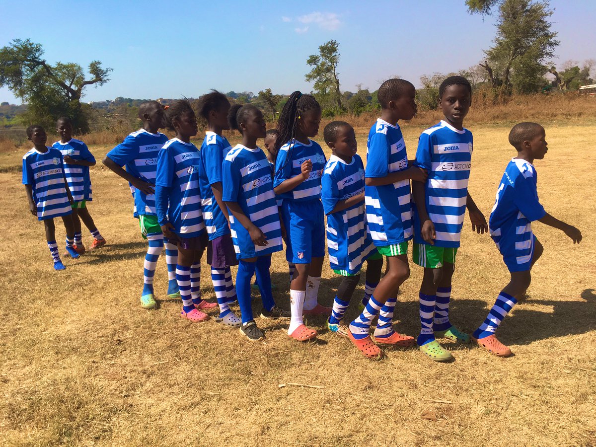 DerquiLeague's tweet photo. Y menudo equipazo han formado con ellas!!! Aquí os dejamos alguna foto! 
#MalawiLeague
@ActionsDATA  @olimpicomadrid https://t.co/Nav7yKeJZ5