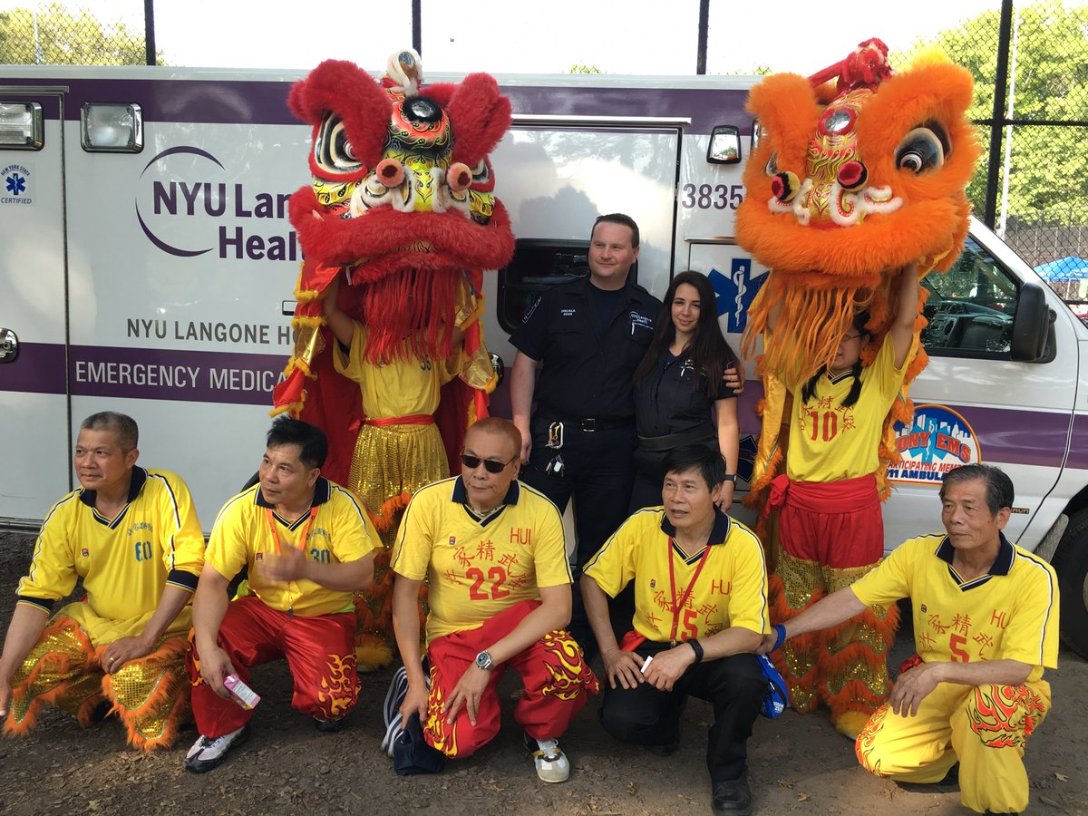 NYULangoneBK's tweet photo. Great #NationalNightOut events with @NYPD68Pct and @NYPD72Pct in #Brooklyn. Thank you for your dedication and service to our community. https://t.co/SWA6QOaReH