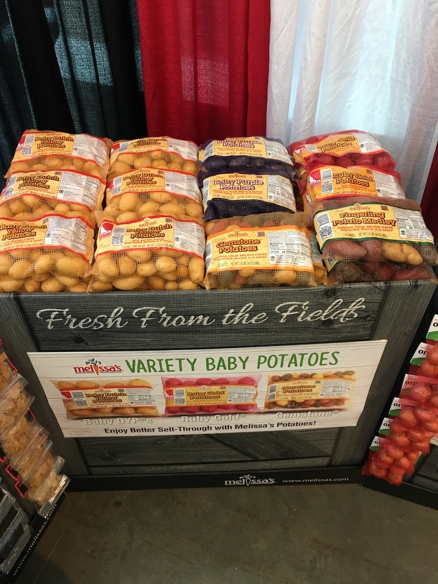 MelissasProduce's tweet photo. All set up in #Nashville for the @AWGCorporate Fall Produce Show, teaching and inspiring for the upcoming holidays with all things produce! Including our delicious dutch yellow® potatoes and variety chile peppers 🥔🌶 https://t.co/nw4ITUwYfL