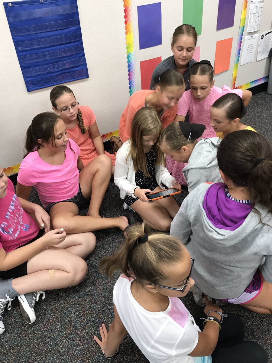 hnmontgomery's tweet photo. First day fun! #backtoschool #fifthgrade #dashbots #science  @NDaviessElem https://t.co/jfQWBfGxai