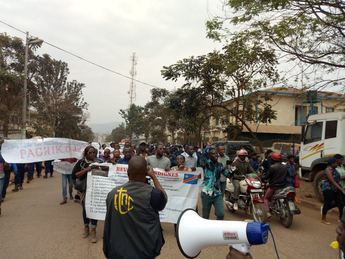 RIndignes's tweet photo. #SudKivu : Les éléments d la police indexés par notre enquête sur les tracasseries routières : #PACHIKO,
#BENOIT, #ADUMANI_KANIKI_Doudou, #SIKUJUWA_Blaise, #KATWIRE, #JOJO, #ASSANI, #KAULO_PONGO, #WANGALALA_MWITO, et toute leur équipe, ont leur
 place ailleurs que ds la #PCR. https://t.co/2MFbBRfLAy