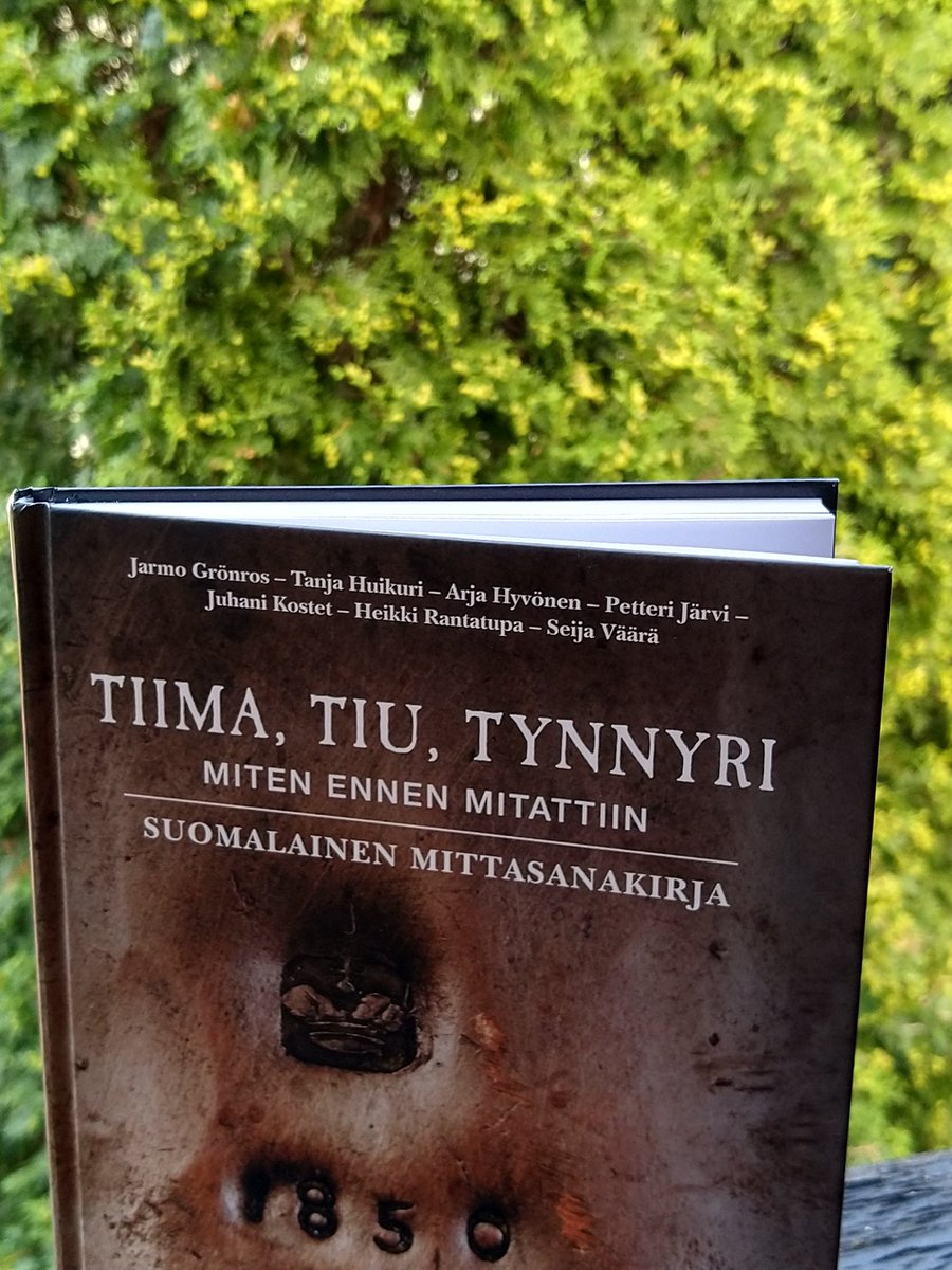 Ammattikirjallisuutta #kesäloma lla? Ei, vaan Turun linnan kaupasta ostettu lomamuisto - viimeisenä lomailtana.