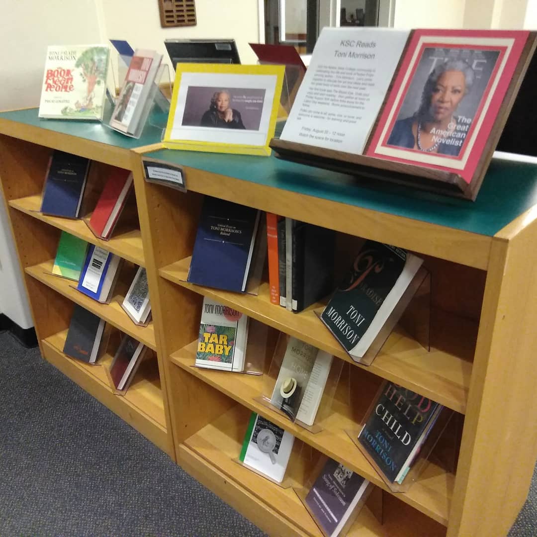 KeeneMasonLib's tweet photo. The @KeeneMasonLib has put together a #newlibrarydisplay to honor the passing of #ToniMorrison . Come in and pick up some of her works. The #KSCCommunity has been encouraged to read her first book, "The Bluest Eyes." @KeeneState_ #KSCReads #KSCMasonLibrary #KeeneStateCollege https://t.co/yFS4mvJi0w