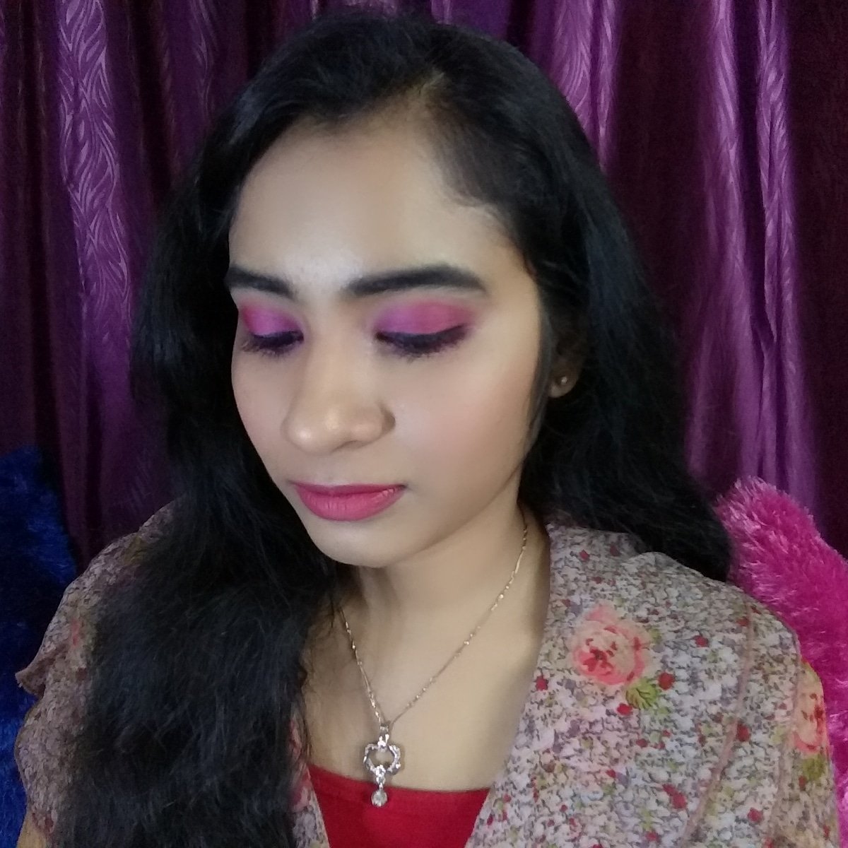 angel4frndship's tweet photo. My go to eyeshadow shade is pink when I don't know which shade I should use for my eye makeup.
Btw mausam hai bada suhana, tho nind bht aati hai, par kaam itna hota hai ki sone na mile.
#mausam #pinkeyes #pinkglittermakeup #longgap #makeupartistworlwide #makeupartistmumbai https://t.co/rkVIr5YdEh