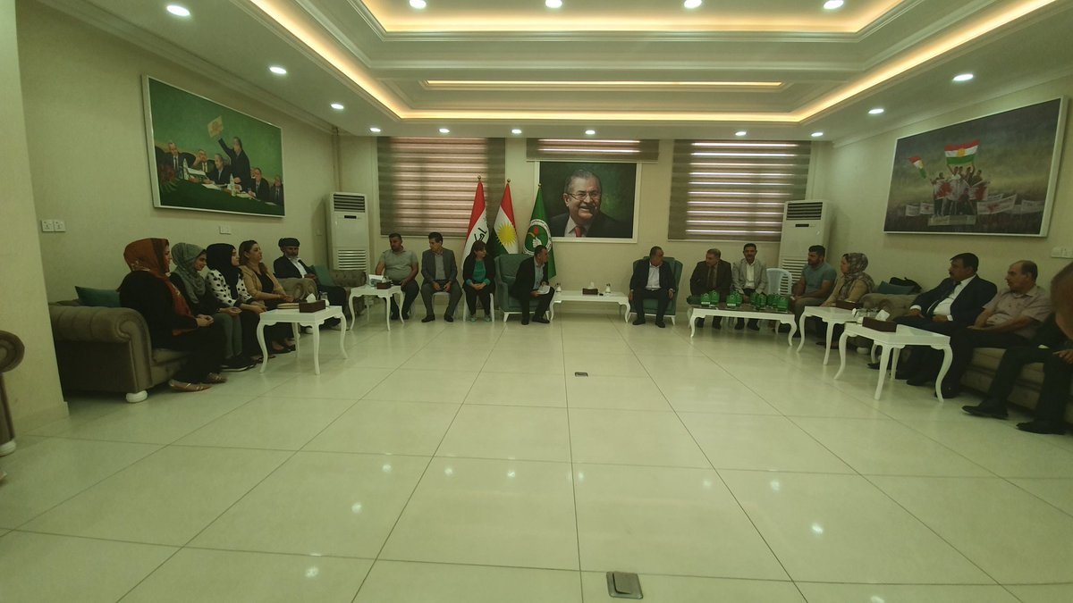 AsoMamand's tweet photo. ئـه‌مـڕۆ 2019-8-7
کەرکوک
بارەگای مەکتەبی سیاسی 
پێشوازیمان له‌ خوێندكاره‌ یه‌كه‌مه‌كانی خوێندنی به��شی كوردی له‌سه‌ر ئاستی پارێزگای كه‌ركوك https://t.co/PSiYLvVwit