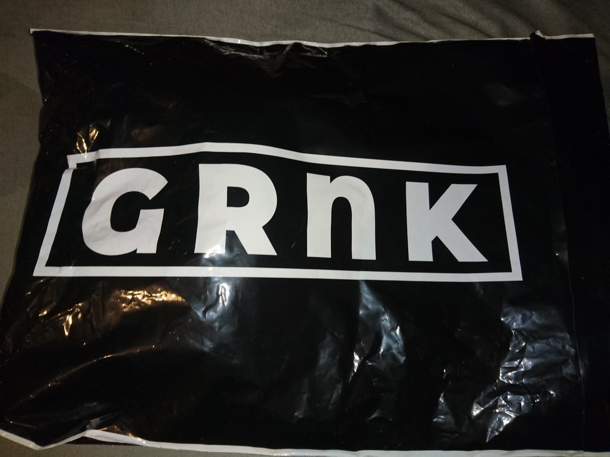 Calcifer013's tweet photo. #Gronkhshop #betatest #collectionzero #grnk #lafamilia #geilertyp @Gronkh
WOW! <2 Das ist ging ja super Schnell mit dem test-Druck-Shirt.
Es kam heute schon an. Hat eine super Qualität und Paßt auch gut!
Bin gespannt was es in Zukunft so alles in Neuen Gronkshop geben wird https://t.co/i4ZxYbvh15