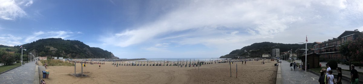 ToniBarreraEsco's tweet image. Debako Hondartza - Platja de #Deba #Gipuzkoa #Guipúscoa #Euskadi #PaísBasc. Foto panoràmica d’ahir dimarts 6 d’agost de 2019 a la tarda cap a les 14:55h:
