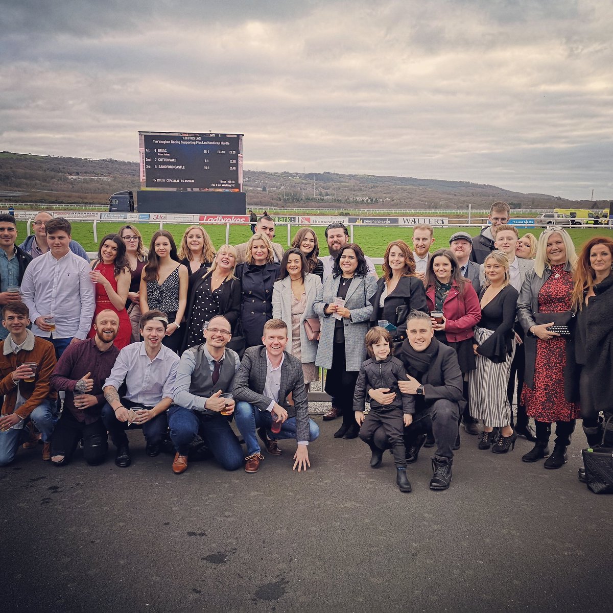 TheBridgeLlan's tweet photo. * CAREER OPPORTUNITY * 

Want to join The Bridge family? We have a full time front of house position available with immediate start. 

Good pay, great team, amazing restaurant. 

Message us or call in and see us. https://t.co/e7zsH8Jdu3