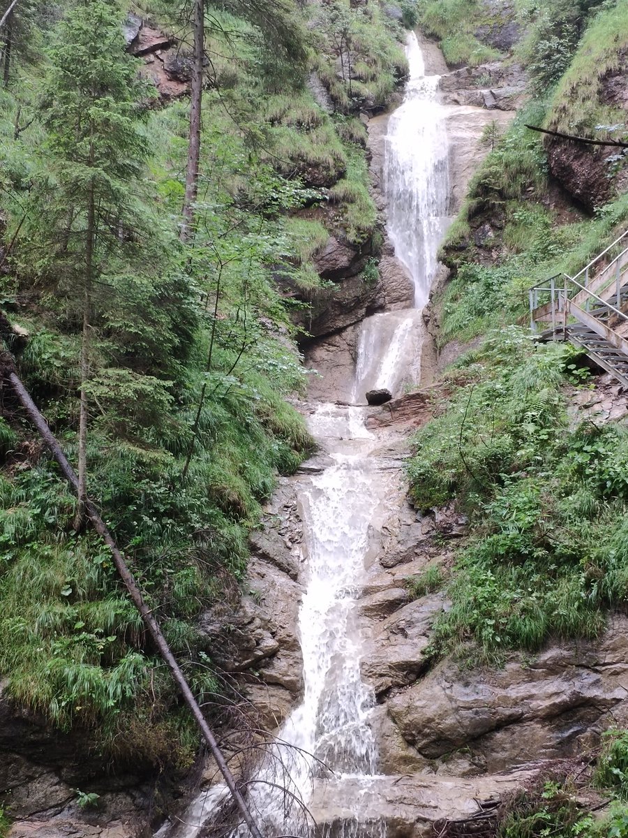 NorSchGerman's tweet photo. Etwas Regen heute in #Nesselwang aber der Wasserfall ist so schön wie immer. https://t.co/xmY0Su27on