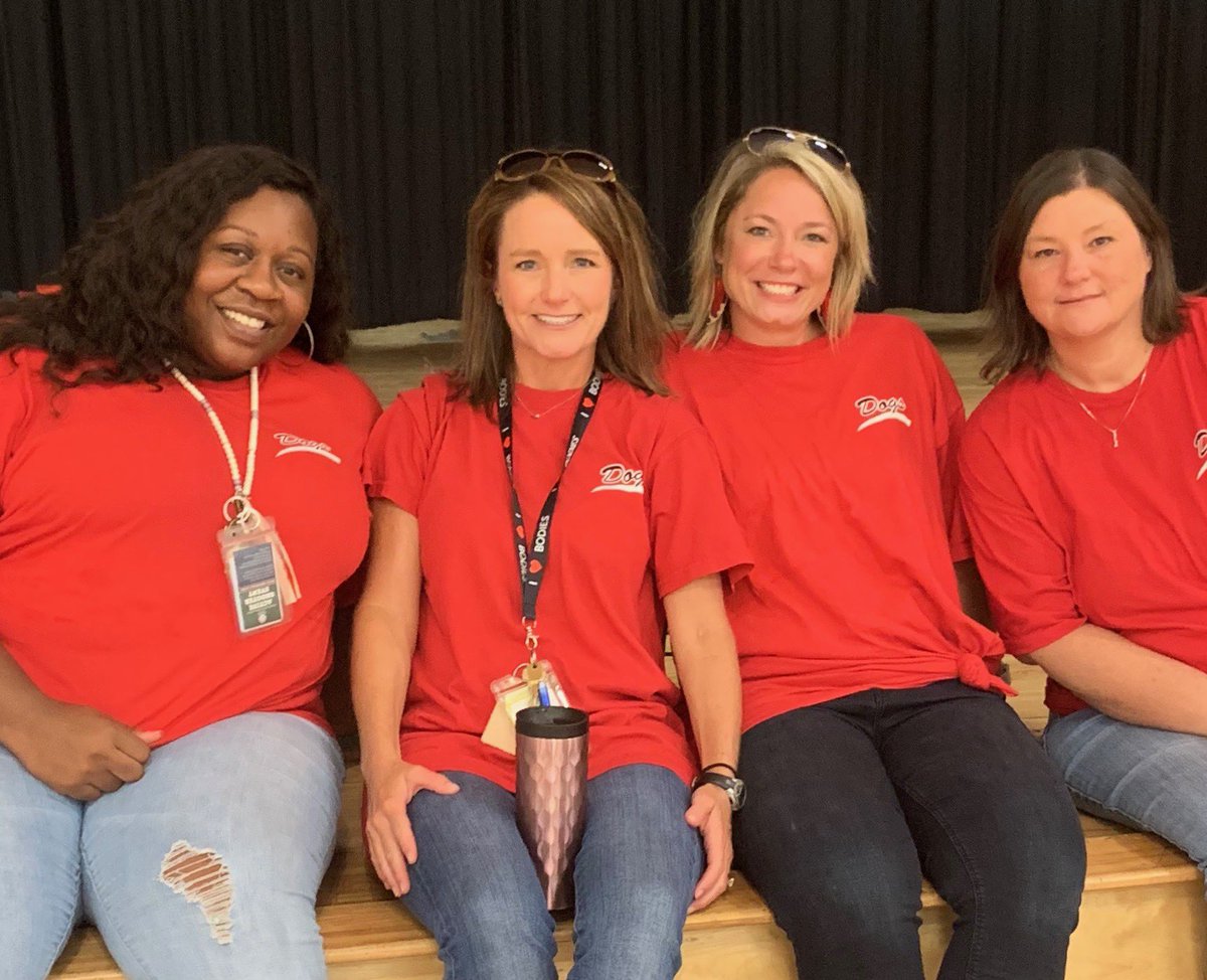 sorenavinson's tweet photo. Having an awesome 1st day at BHS!! So glad to be back! #BHS1heartbeat https://t.co/GspfrSTdOy