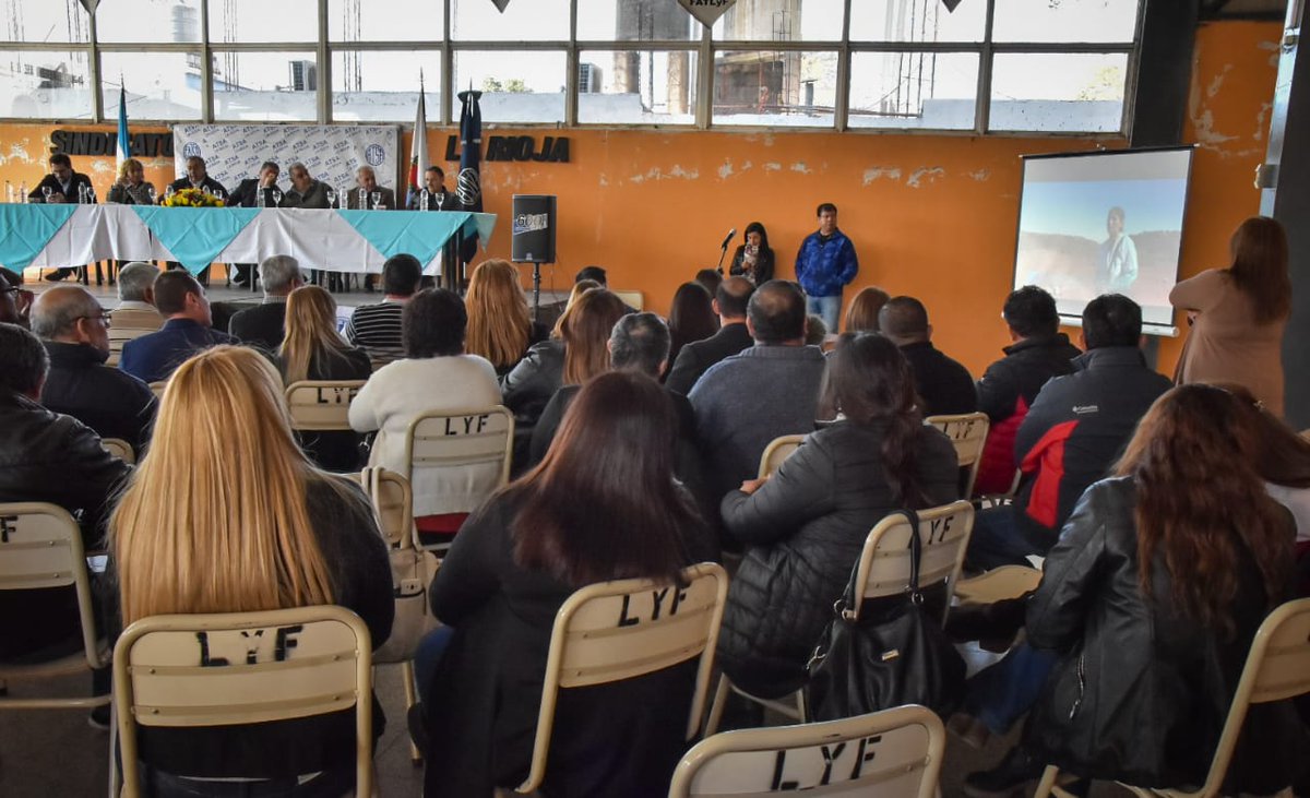 SergioGCasas's tweet photo. Dignificar a los trabajadores de la salud, brindando herramientas y sumando conocimiento. 
Participé de la apertura del Ciclo Lectivo de Profesionalización de Auxiliares de Enfermería.

¡Felicitaciones! https://t.co/SM0FCwWapK