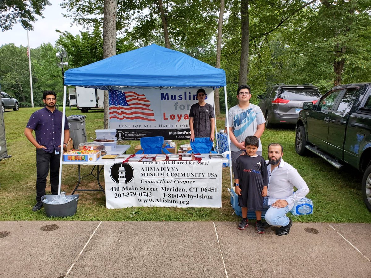 zahirmannan's tweet photo. Ahmadiyya Muslim Community Thankful 2 share Islam
#MuhammadMercyToMankind
#MessiahHasCome
#KhalifaOfIslam
love for all hatred for none
servicing thousands of neighbors #NationalNightOut @CityofMeriden
Bridging gaps 4 a peaceful
inclusive
educated 2morrow
Children leading the way https://t.co/3gjjjBR1YN