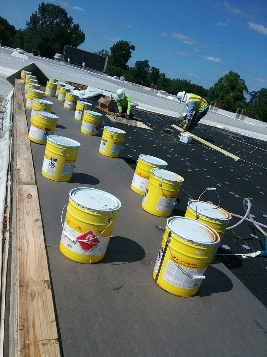 medfordroofing's tweet photo. Existing three layers of roof demo down to the tectum deck.    Then install base sheet then two layers of 2 inch iso fully adhered then 60 mil EPDM fully adhered system.   #keepupthegoodworkguys https://t.co/lTPjbiEbvZ