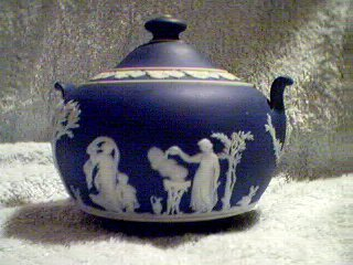 copperpenny22's tweet photo. Classic #Wedgwood #Jasperware Sugar Bowl.  Circa 1900.  See (link: https://t.co/9dMyPwx8GQ) https://t.co/9dMyPwx8GQ     4 more #antiques and #Collectibles.  Contact cupenny@tds.net 4 more information. https://t.co/sEFRI31r46