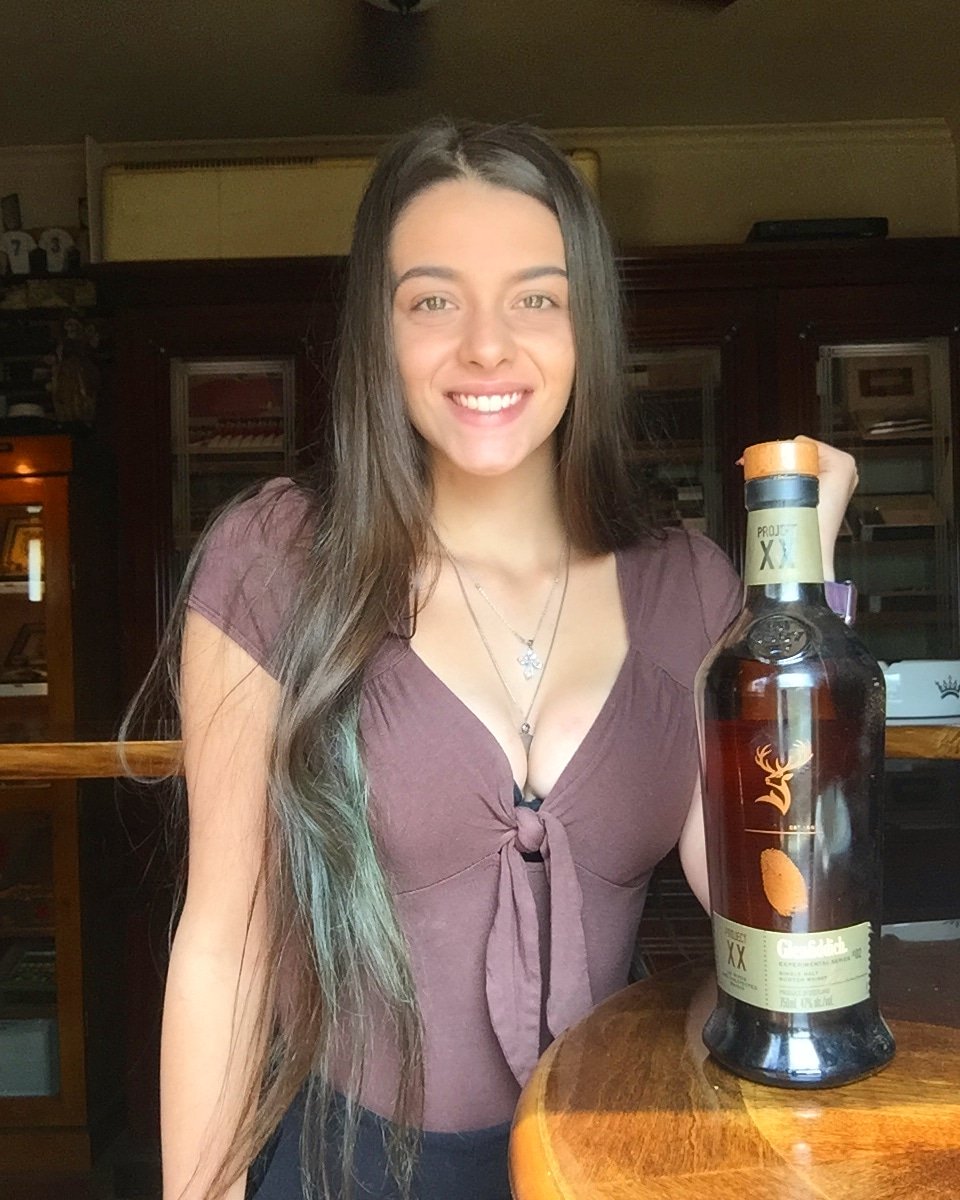 BigHouseTobacco's tweet photo. It's a great day to enjoy a glass of @glenfiddichwhisky Project XX!!!💓🌞 #projectxx #whiskeyandcigars #whiskeysnob #whiskeywednesday #whiskeymistress #whiskygram #whiskeylove #whiskeyporn #whiskeylovers #cigarlounge #whiskeygirls #glenfiddichexperimentalseries https://t.co/I68RXwAZBm