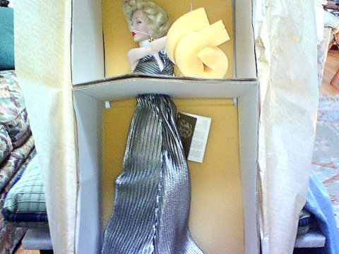 copperpenny22's tweet photo. On Consignment: Five #FranklinMint #MarilynMonroe #porcelain dolls, new in original boxes. Please contact cupenny@tds.net 4 for more details. See more #Collectibles and #Vintage items at (link: https://t.co/9dMyPwx8GQ) https://t.co/9dMyPwx8GQ https://t.co/gbMO6NEGXM
