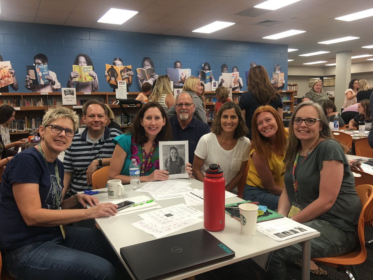 jess_vanceEDU's tweet photo. Had fun meeting and connecting more with @LME_Lions for our Fantastic Social #LMEBacktoschool Challenge @ibmarvel @MrSparksLME ! https://t.co/m5TOfPykVW