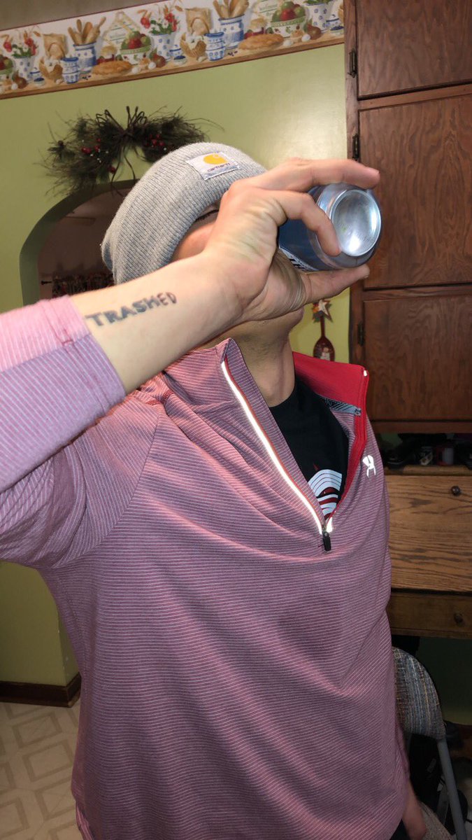 lanewalker3131's tweet photo. Happy Birthday Coyote🍻🚬 big time BEEERRRSS tonight! https://t.co/eq8jy2X759