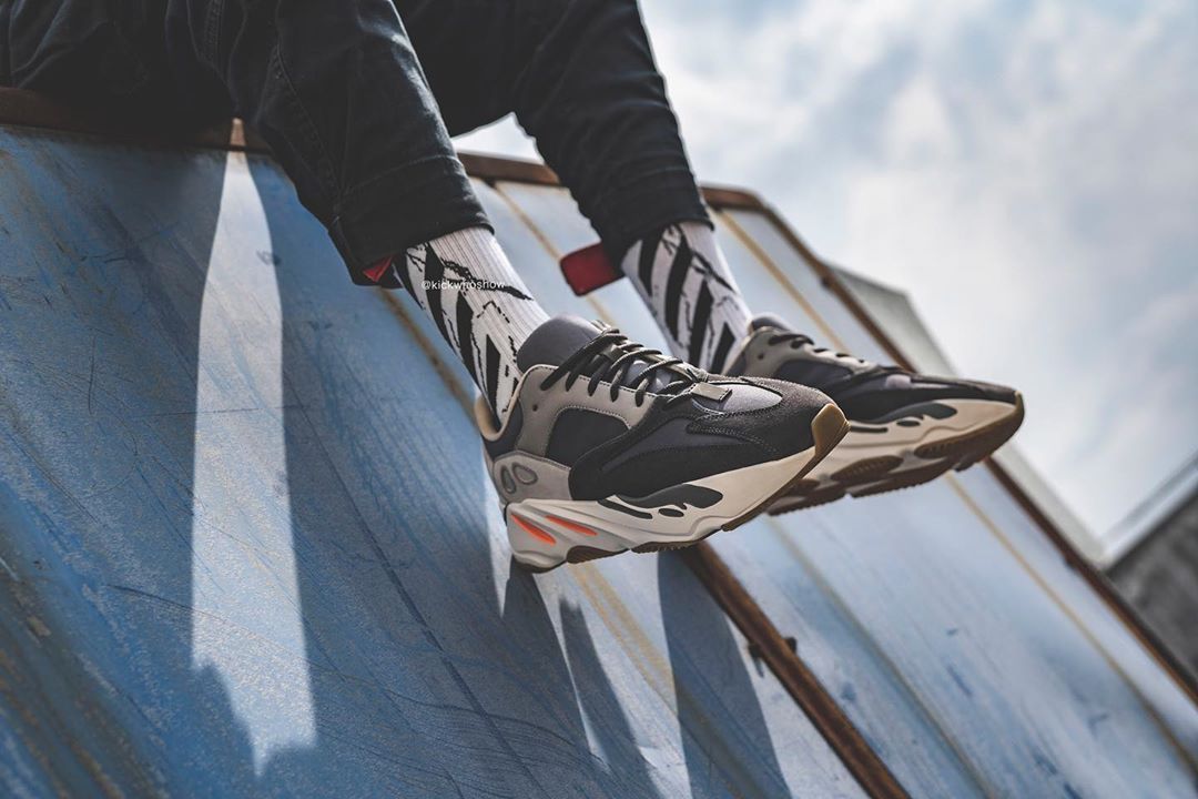 yeezy boost 700 magnet on feet