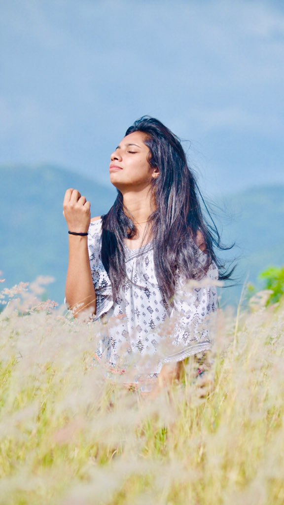 imDharshima's tweet photo. Feeling the breeze... 🍃🌾⛰_
#naturephotography #outdoor #photoshoot #style #unique #photogenic #summervibes🌞🍂 https://t.co/llihlESIgp