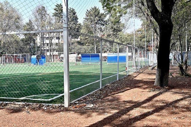 DvoFragata's tweet photo. El 2 de enero de 2017, el @Reforma sacó una nota en donde el entonces delegado de Coyoacán @Valentin_M_S reconoce que las empresas City Sports Systems y Art Sports están autorizadas por el Comité del Patrimonio Inmobiliario, lee la nota aquí > https://t.co/oxBJMhO0RM https://t.co/Y7kgGbqT9a