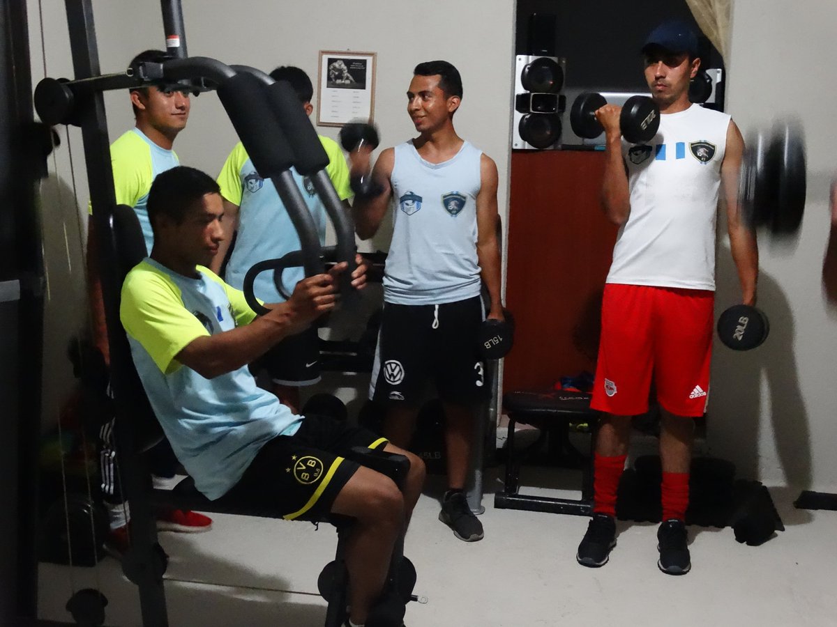 pcf72019's tweet photo. #Pfc7 Noche de gym💪💪 https://t.co/5au9ONGL0I
