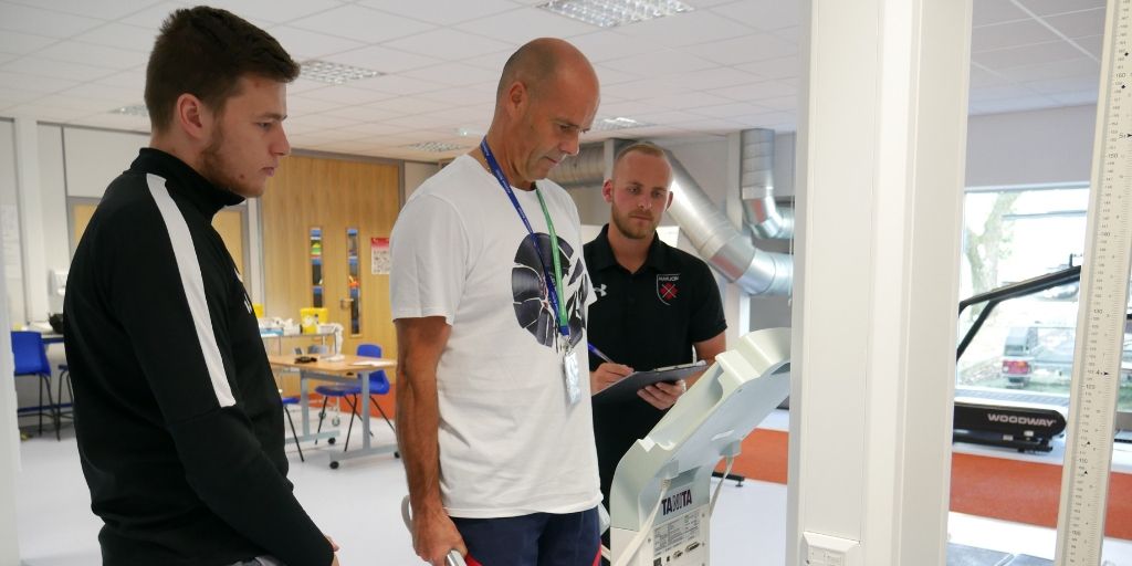 marjonuni's tweet photo. To better understand and monitor their health and wellbeing, Police Officers from Devon &amp; Cornwall have been undergoing health and wellbeing checks at @MarjonLab 💪

Find out more: 
https://t.co/gh36mTLx1K https://t.co/5TDT91gSHc