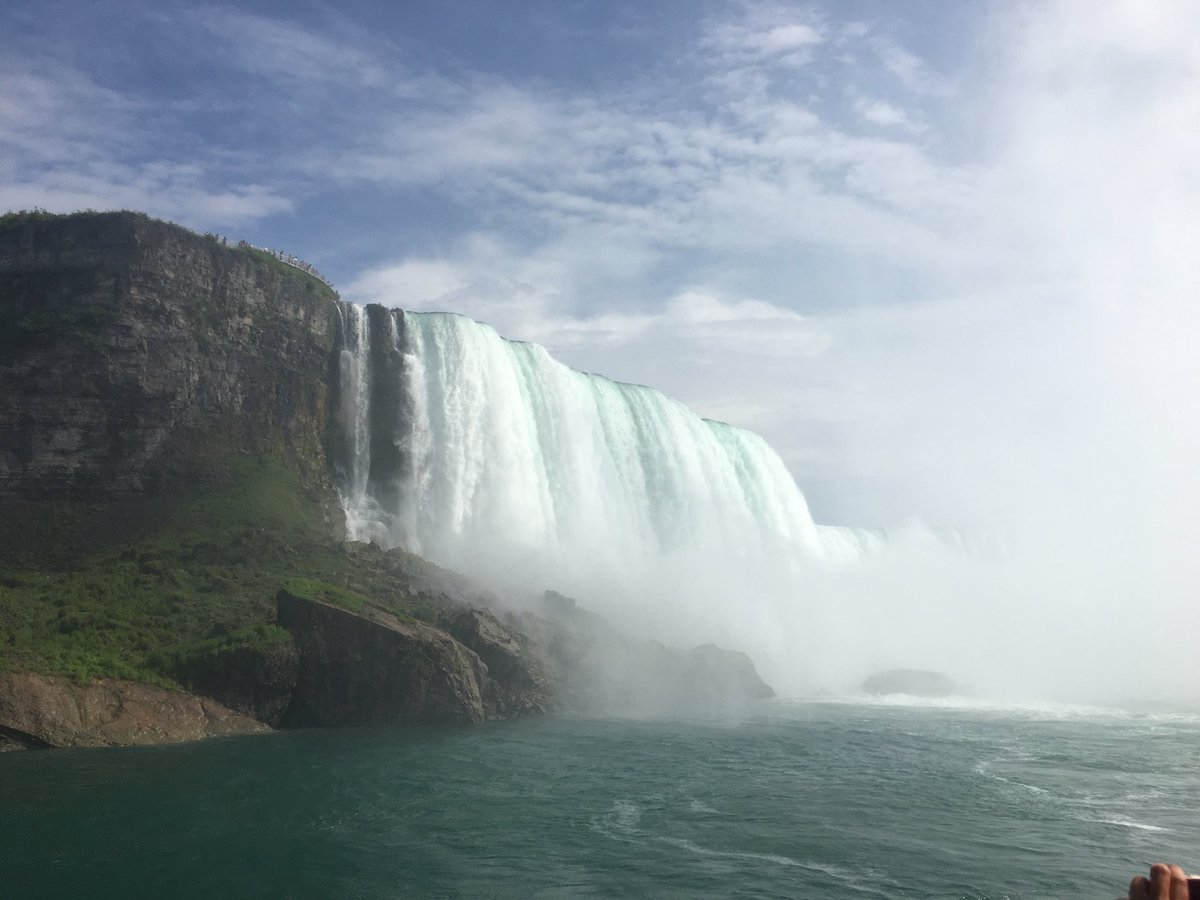 Wow! Surprise Niagra Falls visit yesterday!🇨🇦💦 it was incredible! We took the Maid of the Mist and got   up and close to the multiple waterfalls!🌊 soaked through by the end! #inthemist #HoHo #JamboJourney #WSJ2019 @ukcontingent