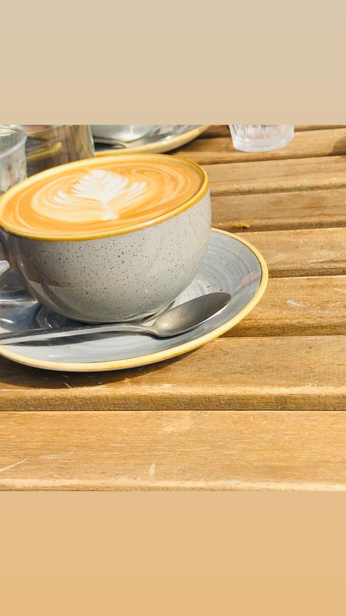 Who doesn’t love a coffee break?! 🤔 #dairyfree #coconutlatte 😋