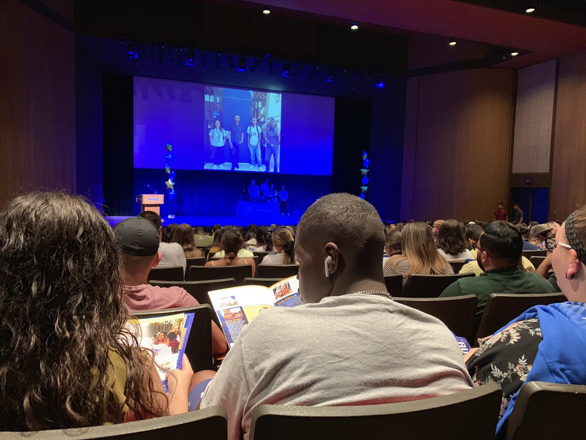 CSUBakersfield's tweet photo. Welcoming our newest ‘Runners this morning for the last orientation of the summer! #RunnerRundown #RunnerPride 💙💛 https://t.co/LKDXZVUdiW