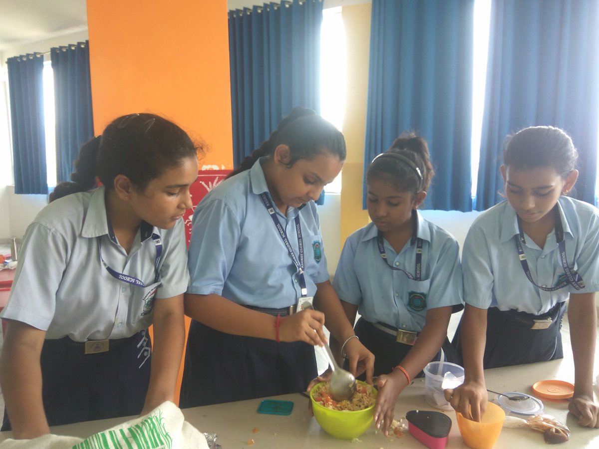 Nalini8vikram's tweet photo. It's important to have a healthy balanced diet but not to get too bogged down about it. It's important to enjoy your food, too.
Katie Taylor
#ISAplan #gradeVI
#nonflamecooking
#balanceddiet
@rgsnoida
@supritichauhan
@koyelishahid
@swetaraghav
@nehasingh_shash https://t.co/hrGrIADhA9