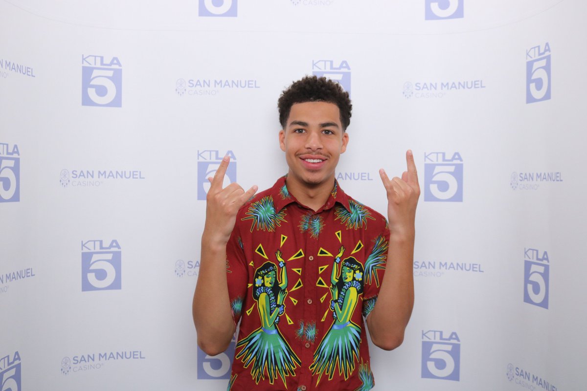 ktlaENT's tweet photo. "Blackish" Star @MarcusScribner on his "Grownish" Family & & How he's Helping Feed the Children with Frito-Lay #Blackish @blackishabc #SnackableNotes @Fritolay #FeedtheChildren @feedthechildren @SamOnTV https://t.co/eezg8QMkyw https://t.co/GbxGgag54J