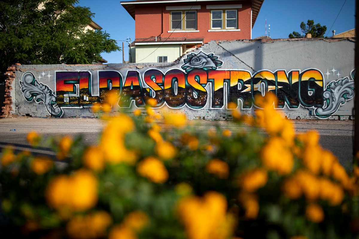 i_p_a_1's tweet image. #ElPasoStrong mural appears to be finished. I made this image this morning. #NYTAssignment #ElPaso #EPT #915Strong