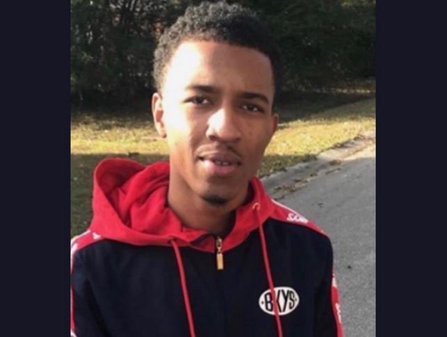 aldotcom's tweet photo. A 24-year-old dies after being shot while driving with friends on an east Birmingham street. https://t.co/kGh1We7i57 https://t.co/fDlh1rI3Py