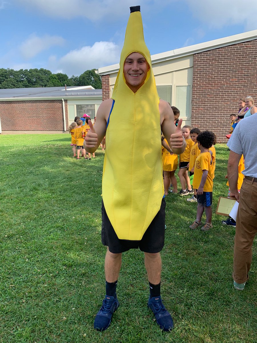 WeyRec's tweet photo. Today at WeyFun we had our Wacky Wednesday: Halloween Spooktacular and I guess you could say our counselors crushed it 🎃 👻 🍌 
#WeyRec https://t.co/Y7Dlsdby3i