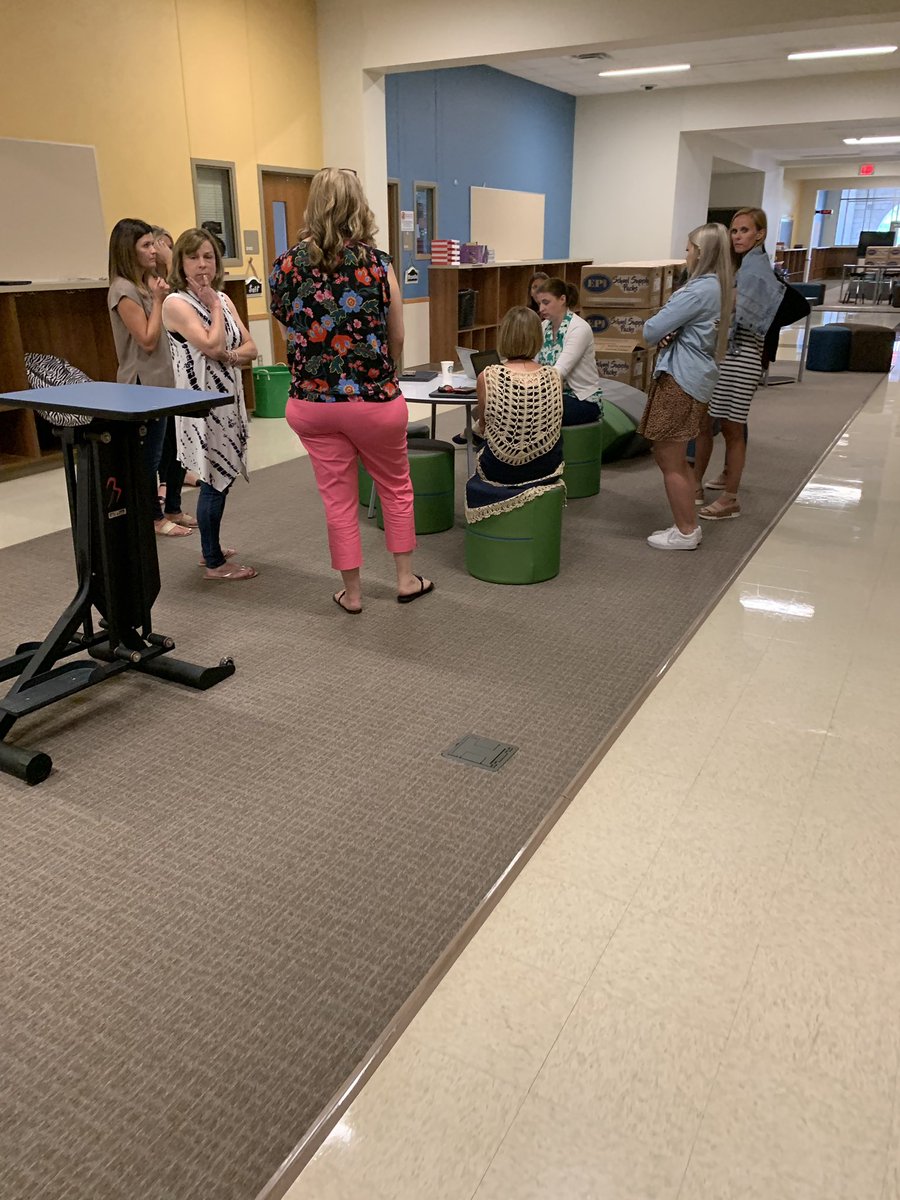 NewmanFriscoISD's tweet photo. Teachers collaborating on our NEW flexible seating for students! #fisd #newmancampers #newmanelementary https://t.co/to0M4Y3aCC