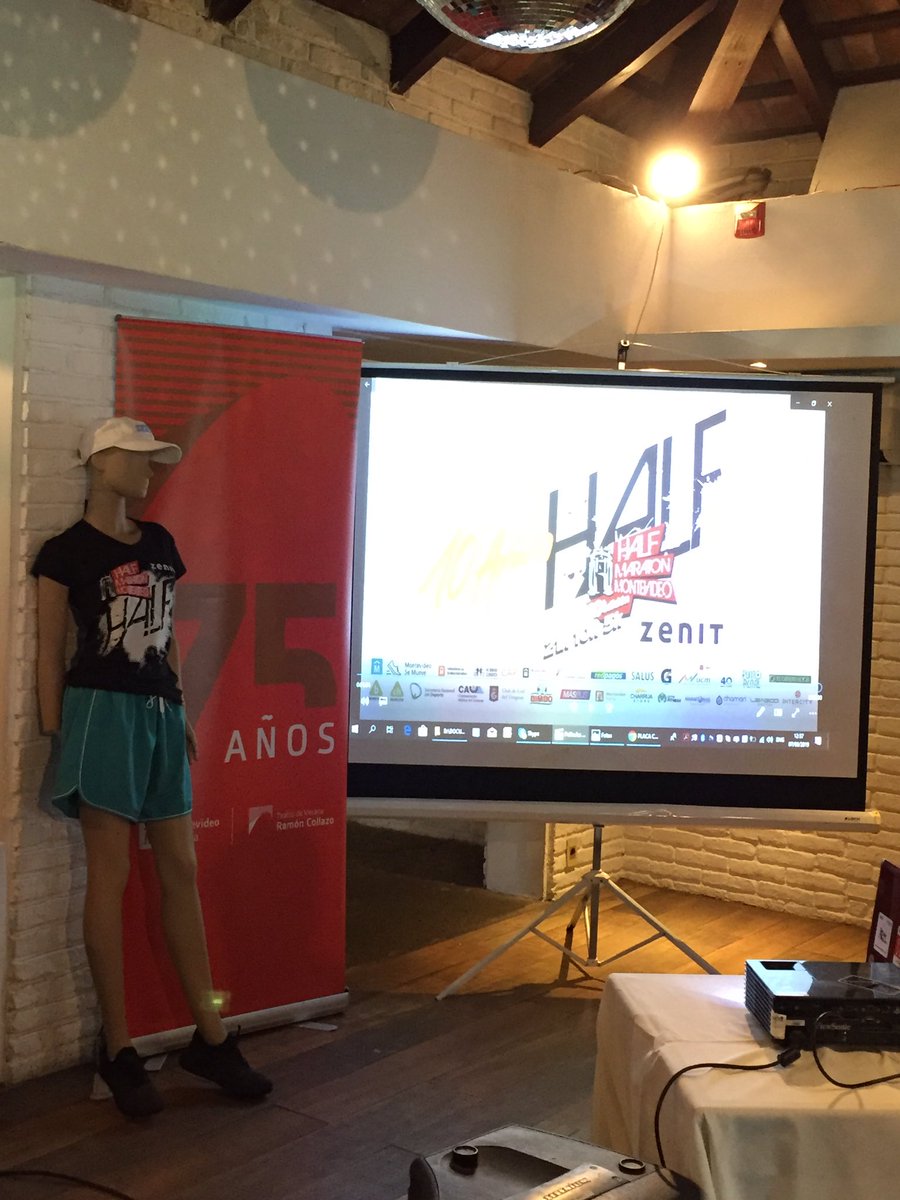 teatrodeverano's tweet photo. Estamos en el lanzamiento de la @halfmontevideo #10años 
#75añosteatrodeveranoramoncollazo https://t.co/Z2dE3OY4QR