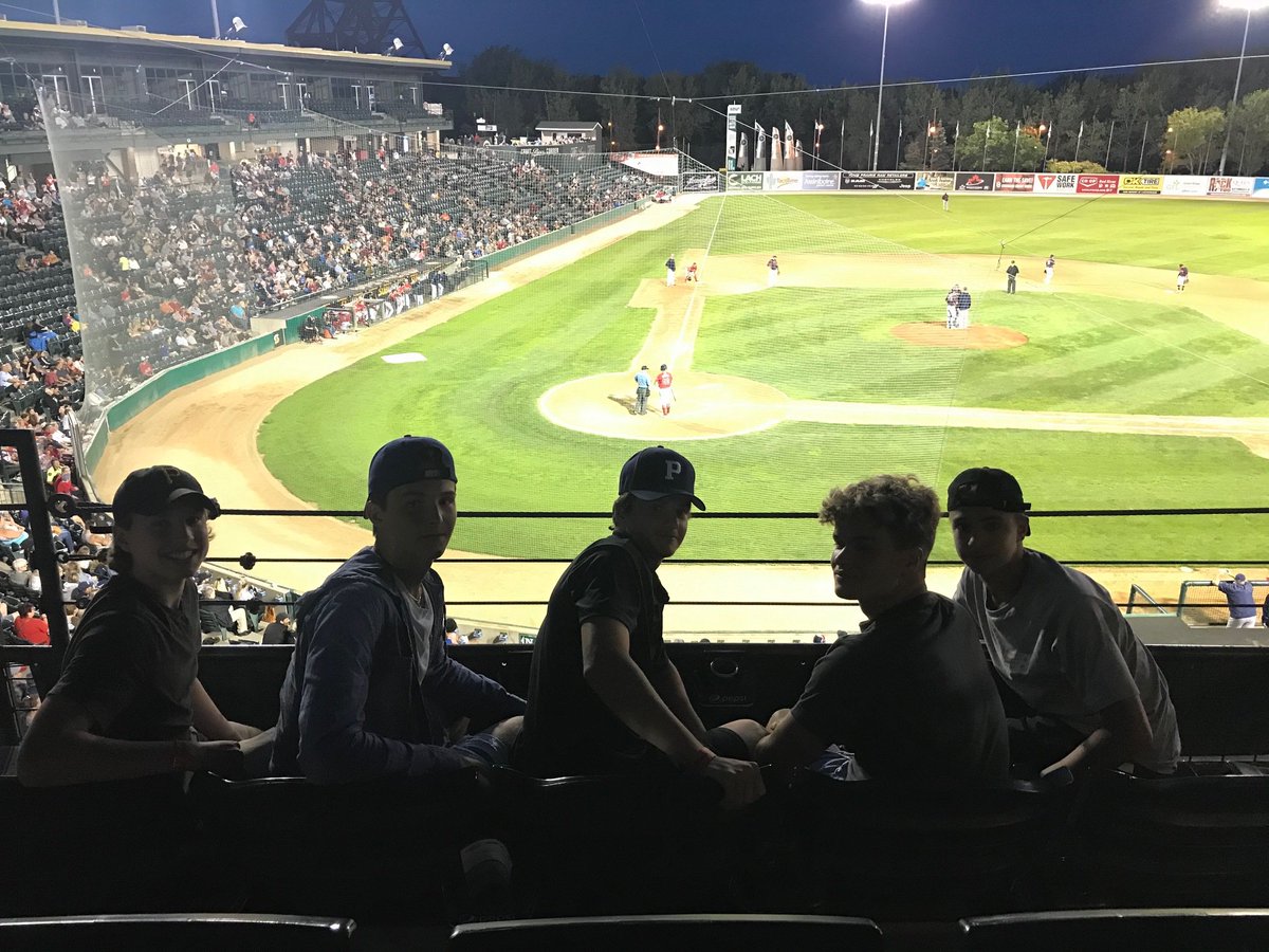 MJHLPistons's tweet photo. The Pistons treated their 2019 draft class and families to a night out at the ballpark! Thanks @Wpg_Goldeyes for the SkySuite, and for the entertaining game! #MJHL #GoPistonsGo https://t.co/x5PNvbkpRU
