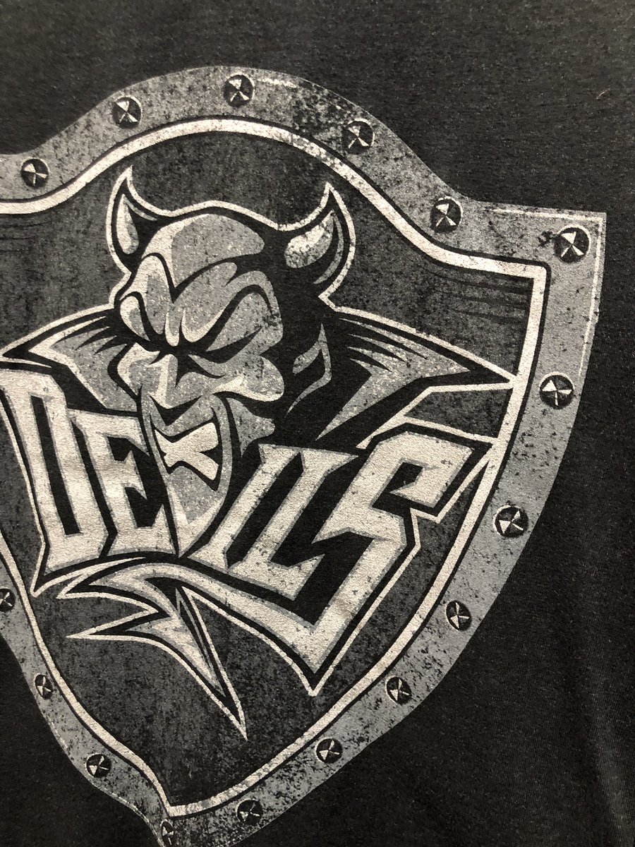 cardiffdevils's tweet image. 👀👀 I spy with my little eye... new merchandise 🤩 

Be sure to stop by the shop tonight to have a look at all the new Devils merch 😈 

#DressLikeTheDevils | #DevilUp