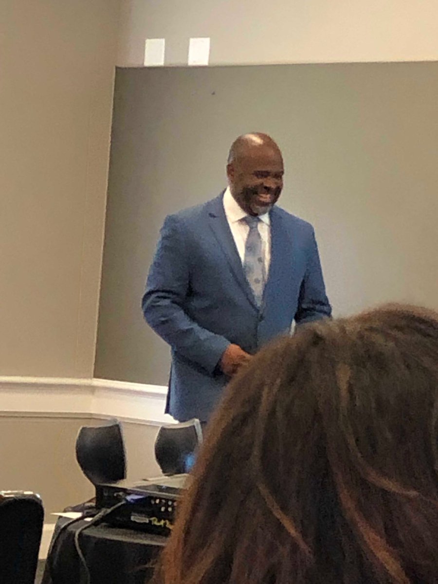 bkbornjabredap's tweet photo. Breakout Session 4: Effective foundations for Leadership with ⁦@DrDougAnthony⁩ ⁦@PGCPSNAPLC⁩ #naplc2019 https://t.co/hiQFAPrKPe