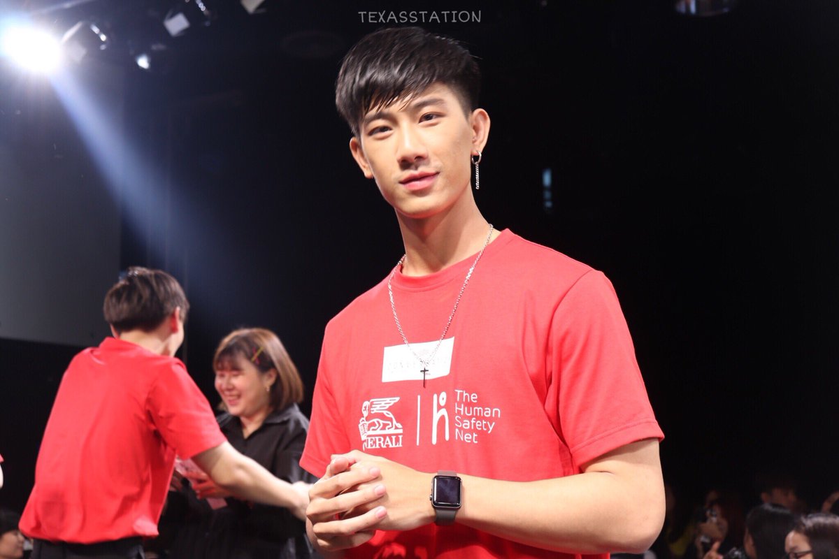 texasstation41's tweet photo. หล่อแบบแม่เจ้าโว้ยยยยย
@gung_kunpong 
@KornOngsaranont 
@Tapanat_boss 
@beesathainpong 
#กังกร 
#กังเป็นหมี
#บอสยิ้มทําลายล้าง 
#gungkunpong
#ConversationThailand #C4theanniversary https://t.co/VN1uJ5BGHy