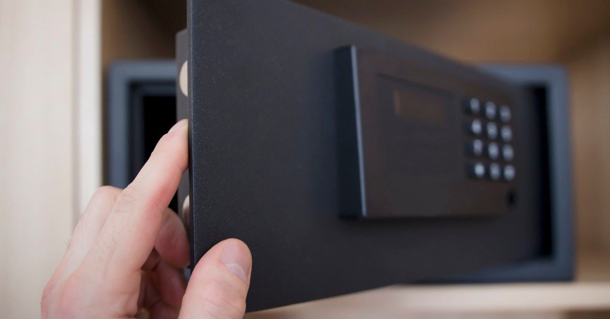 CasterBeth's tweet image. How to Protect Your Valuables During a Sale rismedia.com/ace2-branded/r…