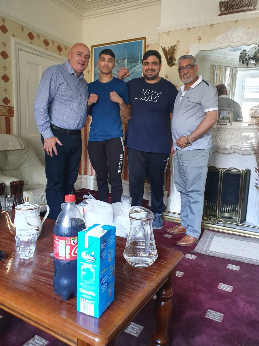 SpeakPaul's tweet photo. Good to meet up with @ibrahimnadim8 and his family at his home today together with Shah Khan #boxing #hattonboxing https://t.co/4nq2IRT1Oh