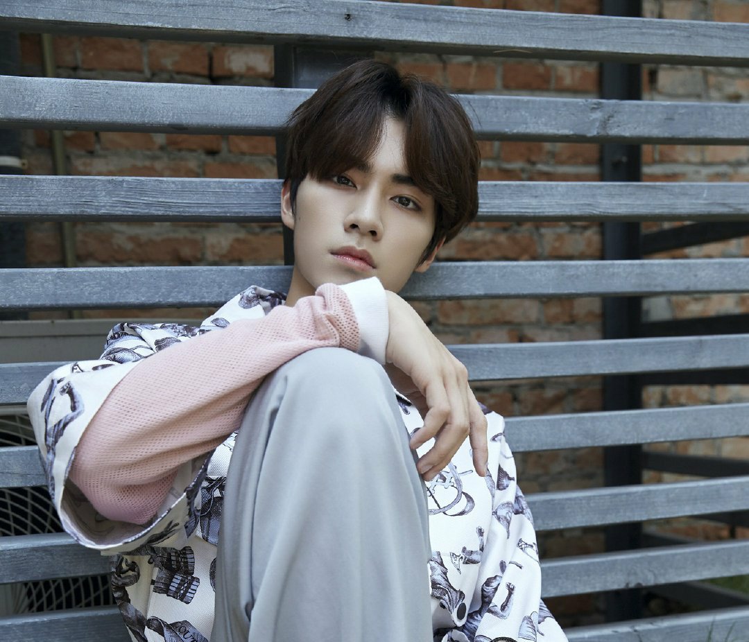 NCTDREAMCENTER's tweet photo. HAPPY BIRTHDAY to XIAOJUN! 🎂🎉

#HAPPYXIAOJUNDAY #肖俊0808生日快乐 @WayV_official https://t.co/8wxlCIhZxC