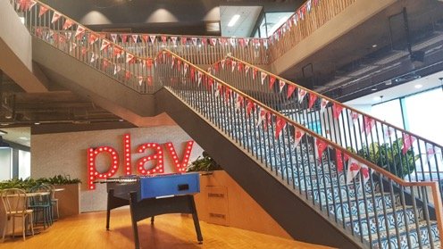 ciscoapac's tweet photo. With Singapore’s 54th birthday just a day away, Cisco office looks its proudest to celebrate this special day! #NDP #Singapore #wearecisco #lovewhereyouwork https://t.co/yJunAF4vtk