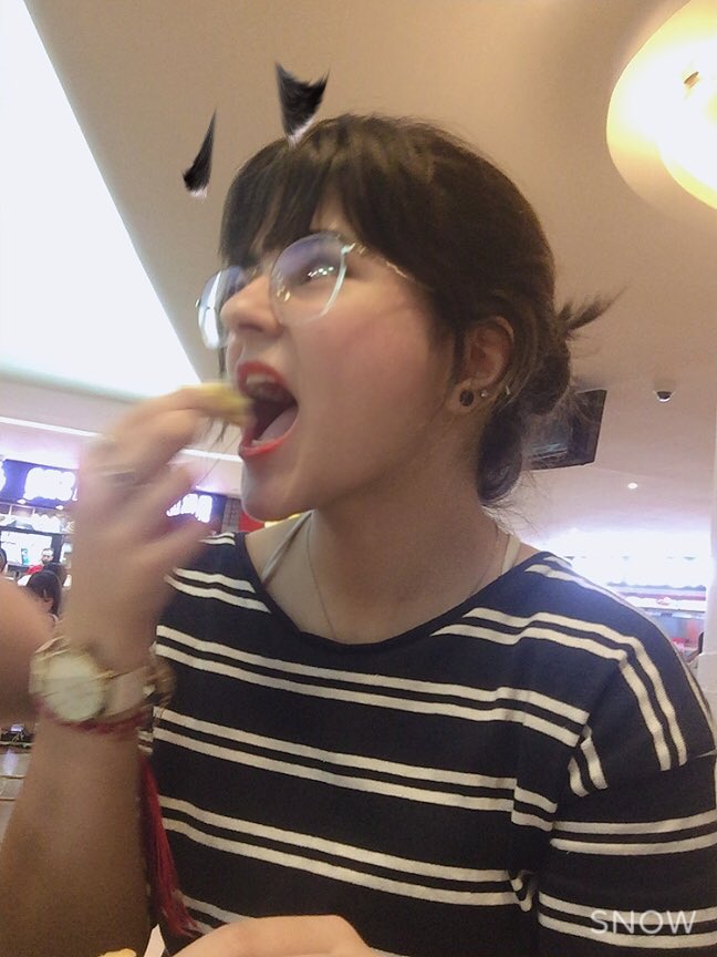 venda__'s tweet photo. No Caption Needed 😂😂

 #EXOLSelcaDay @weareoneEXO @B_hundred_Hyun https://t.co/teEvJyPHan