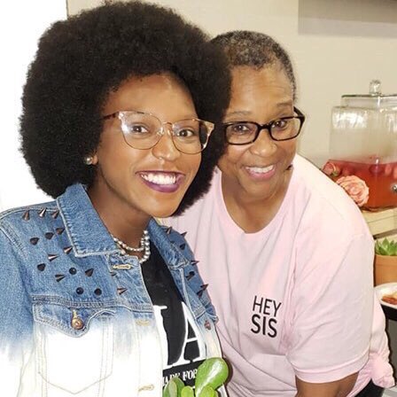 MadeSisterhood's tweet photo. Hey Sis! Happy Wednesday! Light up the room...
“It’s the sparkle in her eyes, the smile on her face, kind words on her lips that lights up the day” -@IlyaGolden https://t.co/eaSFk2iBbe
