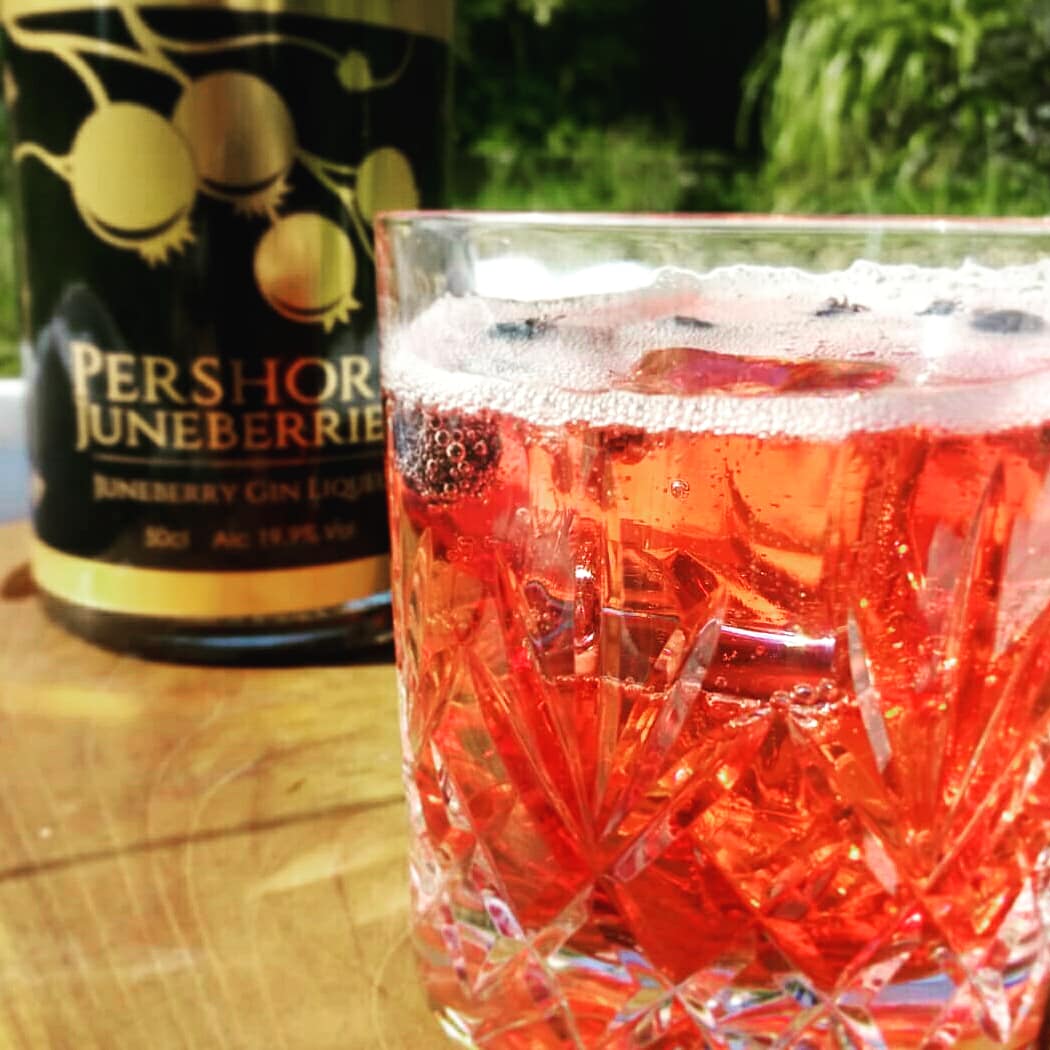 HooBarBar's tweet photo. Have you heard of a Juneberry? This environmentally-friendly soft fruit is grown in #Pershore by a local farmer who produces this award-winning gin liqueur. Try it on the 8th, 9th and 10th August at @worcsbeerfest at Worcester Racecourse!
#gin #worcester #festival #ginfestival https://t.co/MSBc0DqMnY
